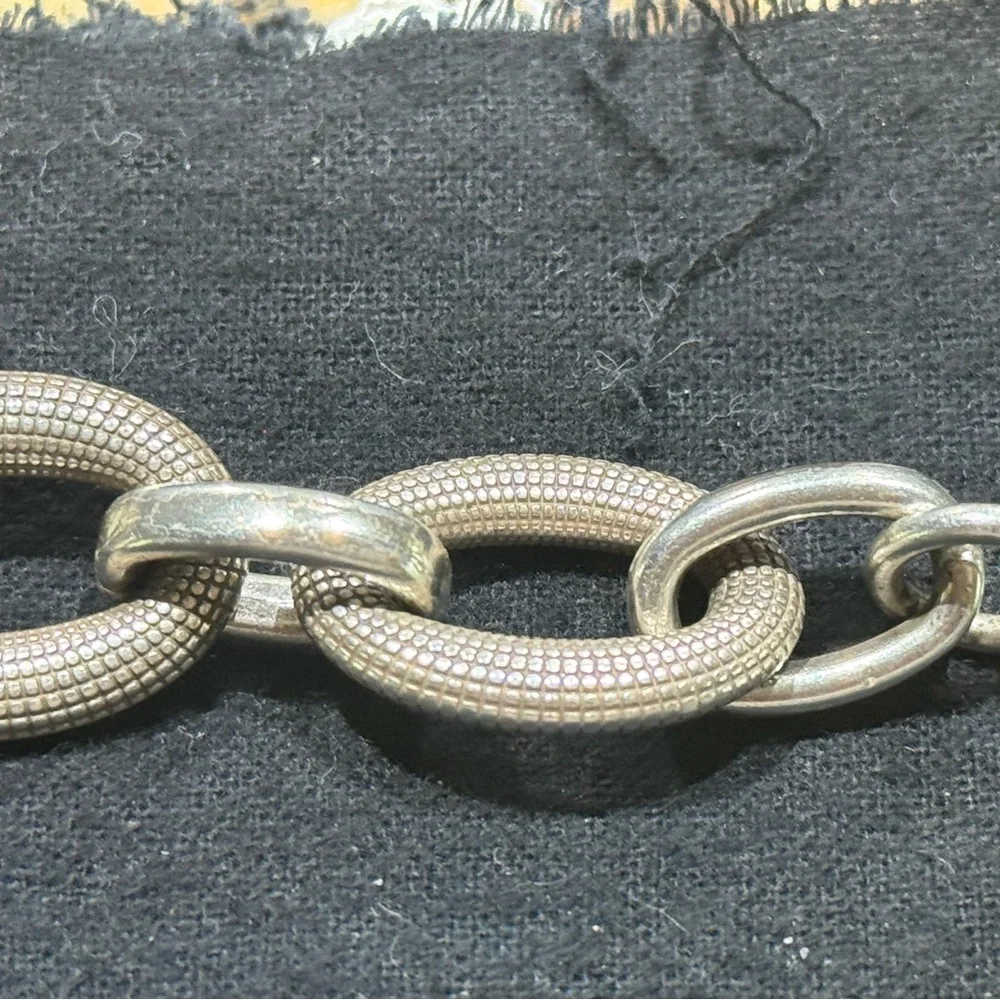 Brighton Vintage Chunky Heart 2 sided bracelet. EUC. - Picture 6 of 15